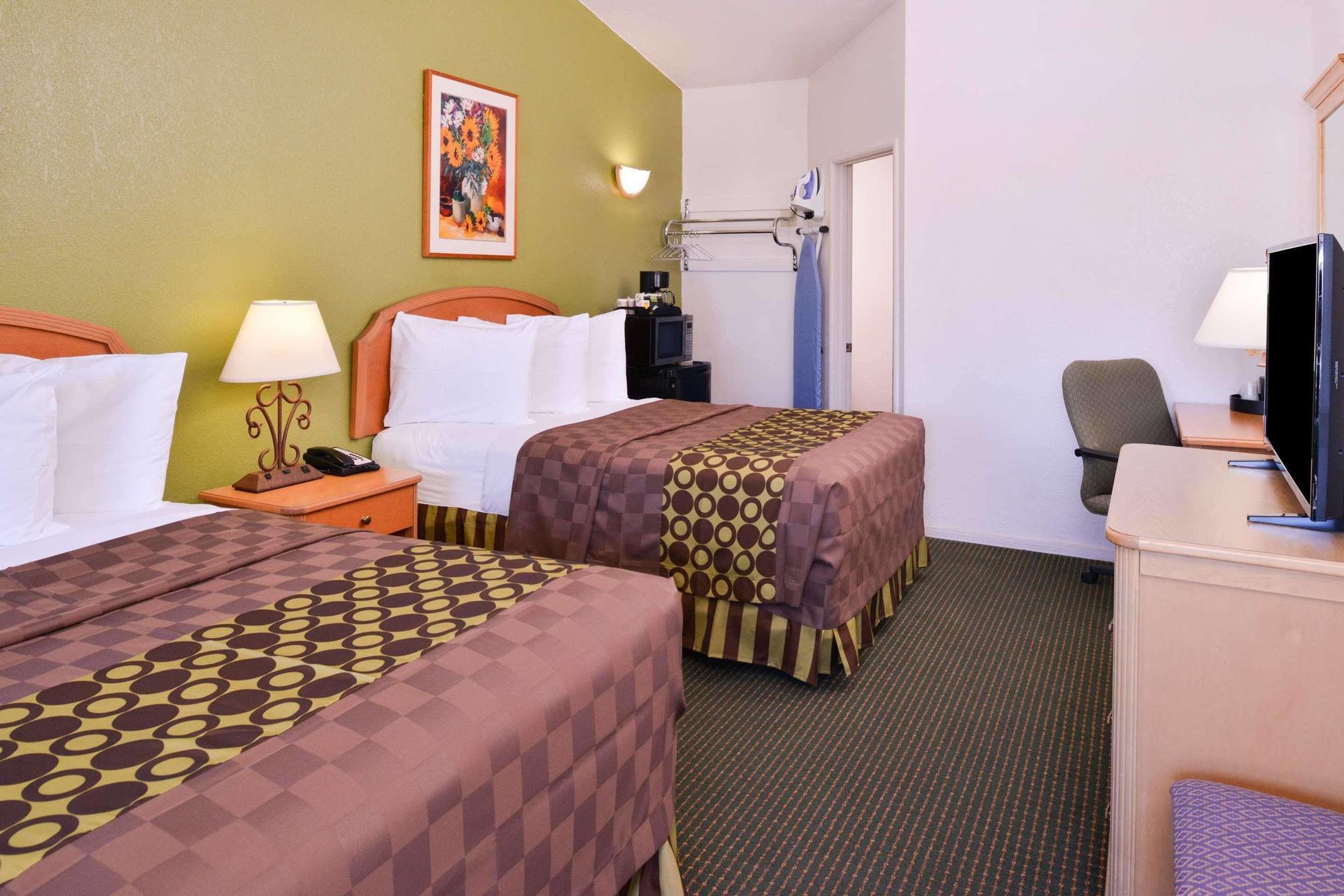 Americas Best Value Inn Los Banos Exterior photo